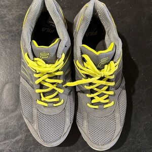 Fila RN91175 Men’s Sneakers Athletic Shoes Size 12 Gray/Black EUC